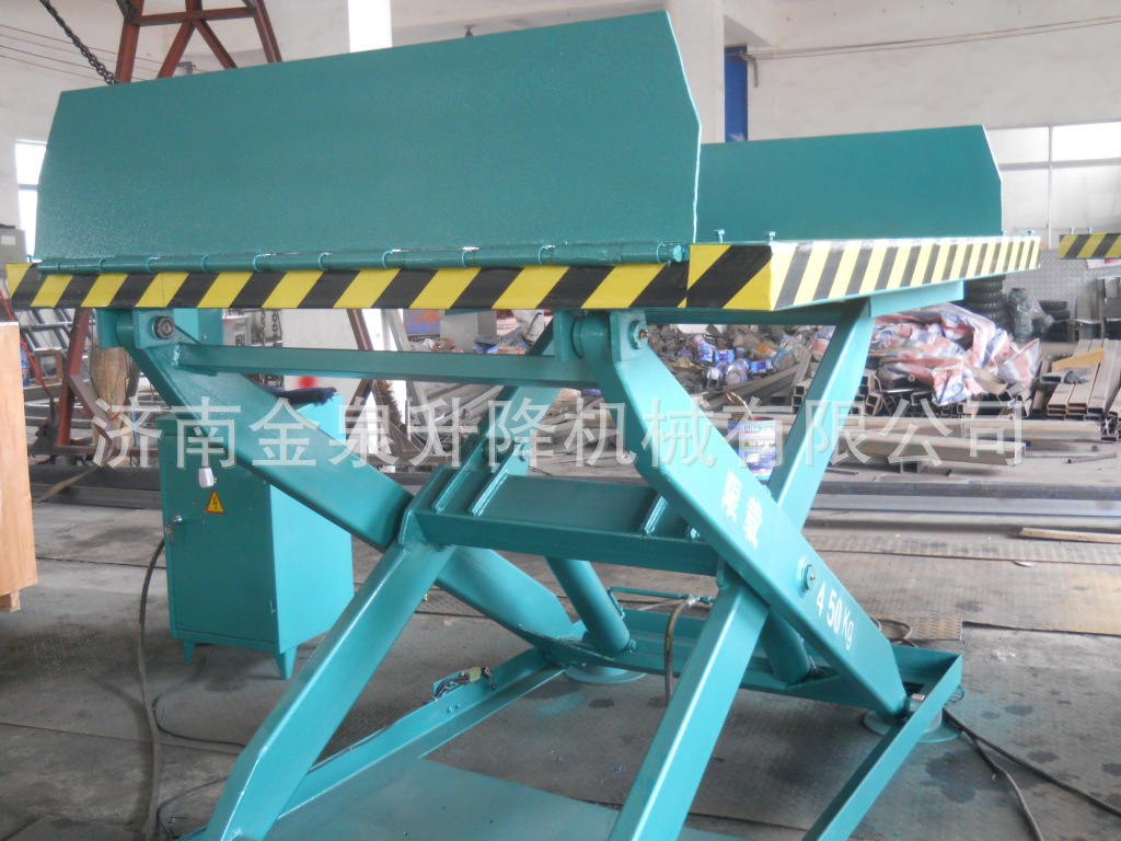 1047606727_1887682383