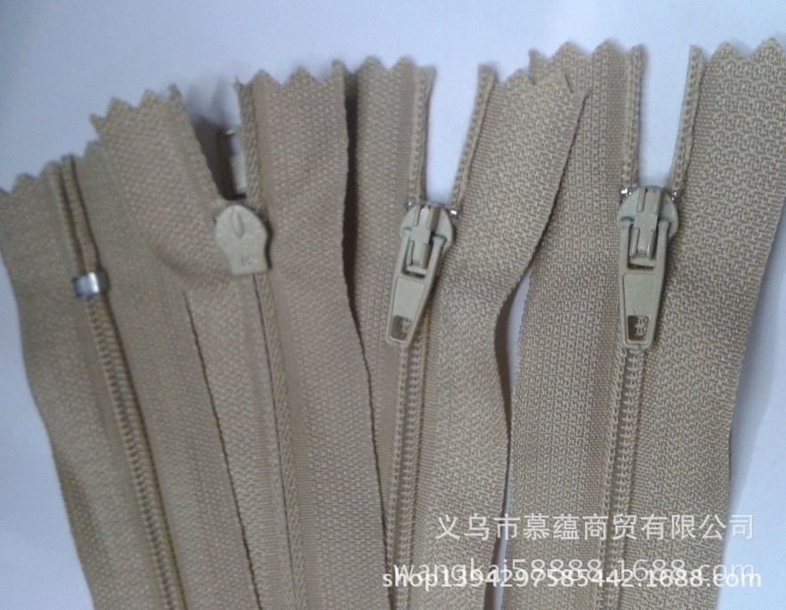 1030570525_23651628[1]