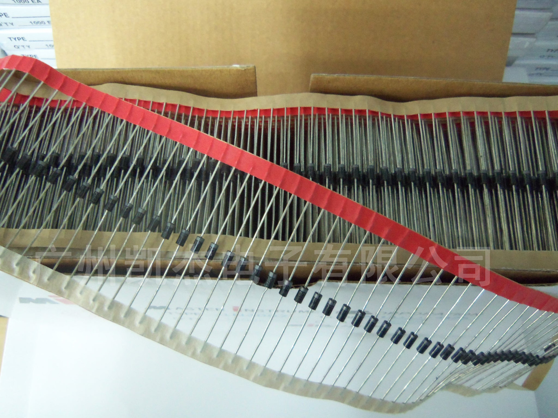 专业二极管供应商 超快恢复管UF1004 MIC正品编带