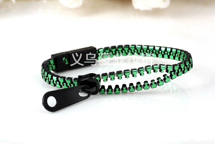 Дет bracelet?