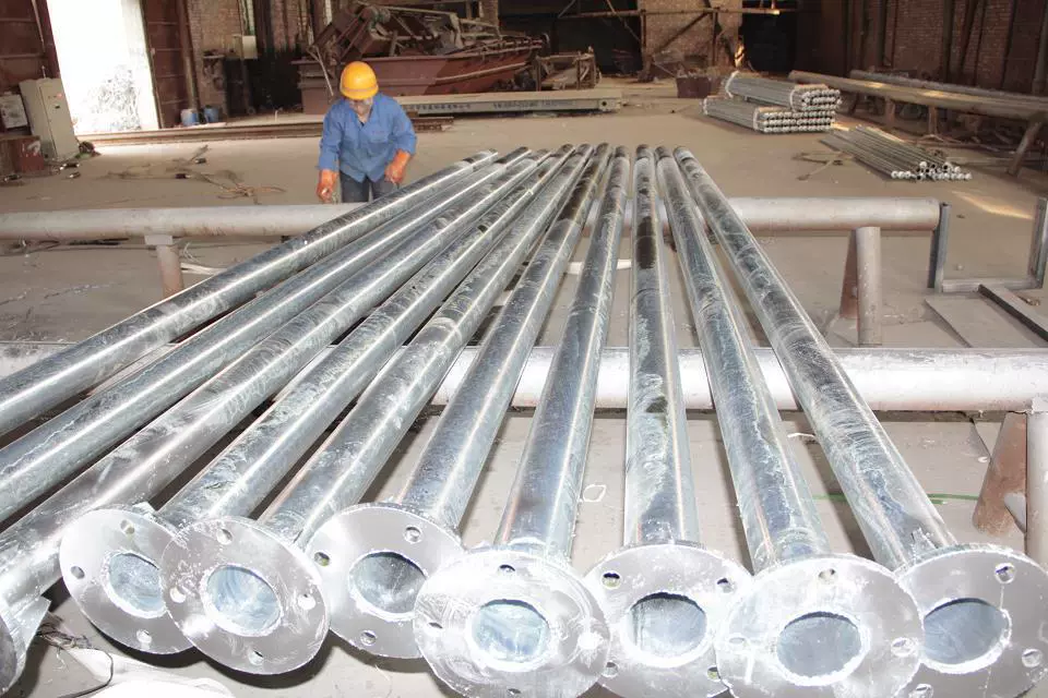 光伏支架  承接各种钢材焊接 订单、冲孔 、切割 . 按照图纸做