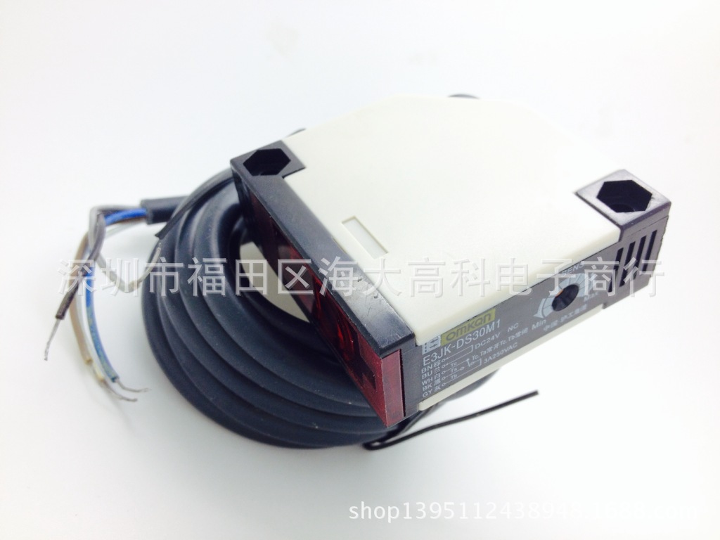沪工 光电开关 E3JK-DS30M1  漫反射型 24V 直流 光电传感器