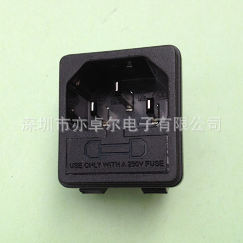 台湾荣丰RONGFENG插座带保险插座RF-2004有UL，VDE认证250V10A