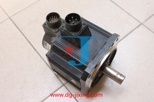 C 松下伺服电机 MDMA102P1G  保修三个月