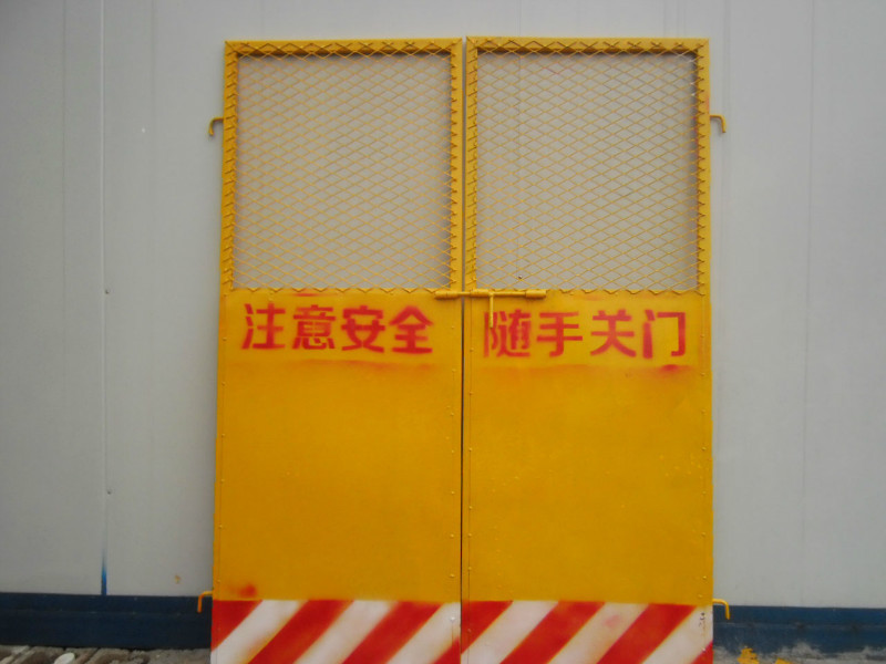 電梯門
