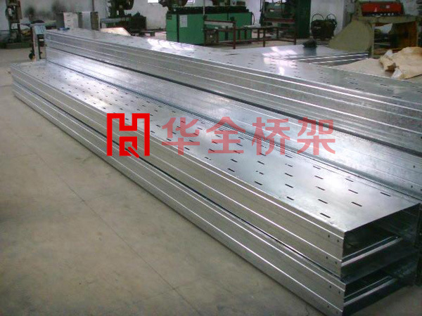 supply Hot-dip zinc Steel Metal Bridge Galvanized Pallet Bridge 6 m Span Dissipate heat Tray Trunking