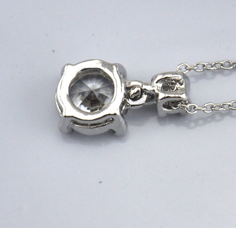 Stylish Zirconia Pendant