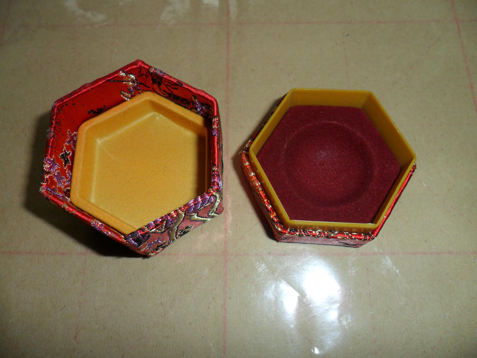 六角安宫牛黄丸塑料包装贴布盒六角牛黄丸锦盒六角安宫植绒粘布盒