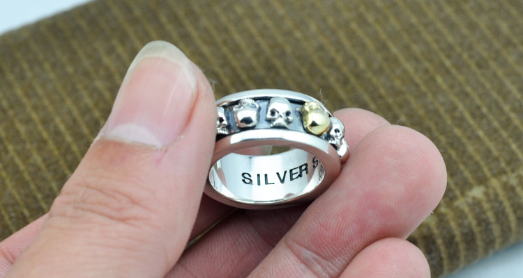 Skull Ring Image 3