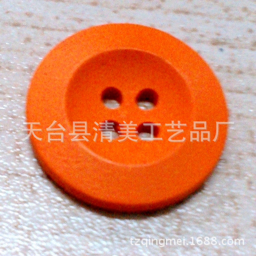 Punto hebilla de madera de color 25mm botón de borde ancho de color cuatro ojos jardín de infantes creativo bricolaje 50 por paquete