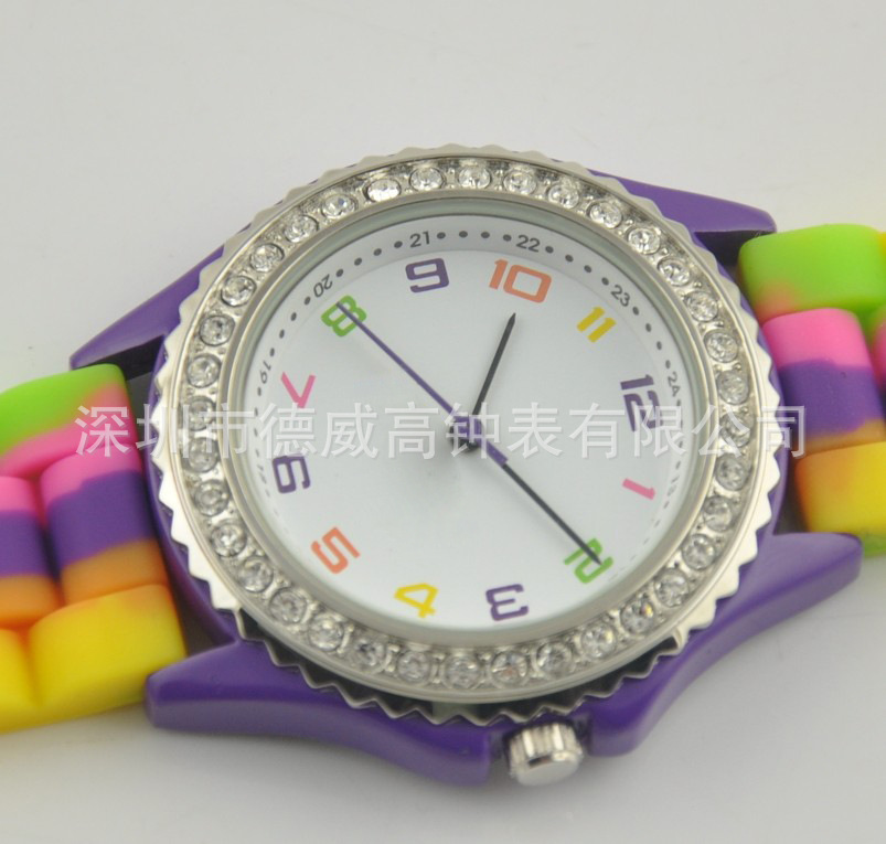 深圳手表工厂直批日内瓦硅胶手表，日本机芯，礼品手表