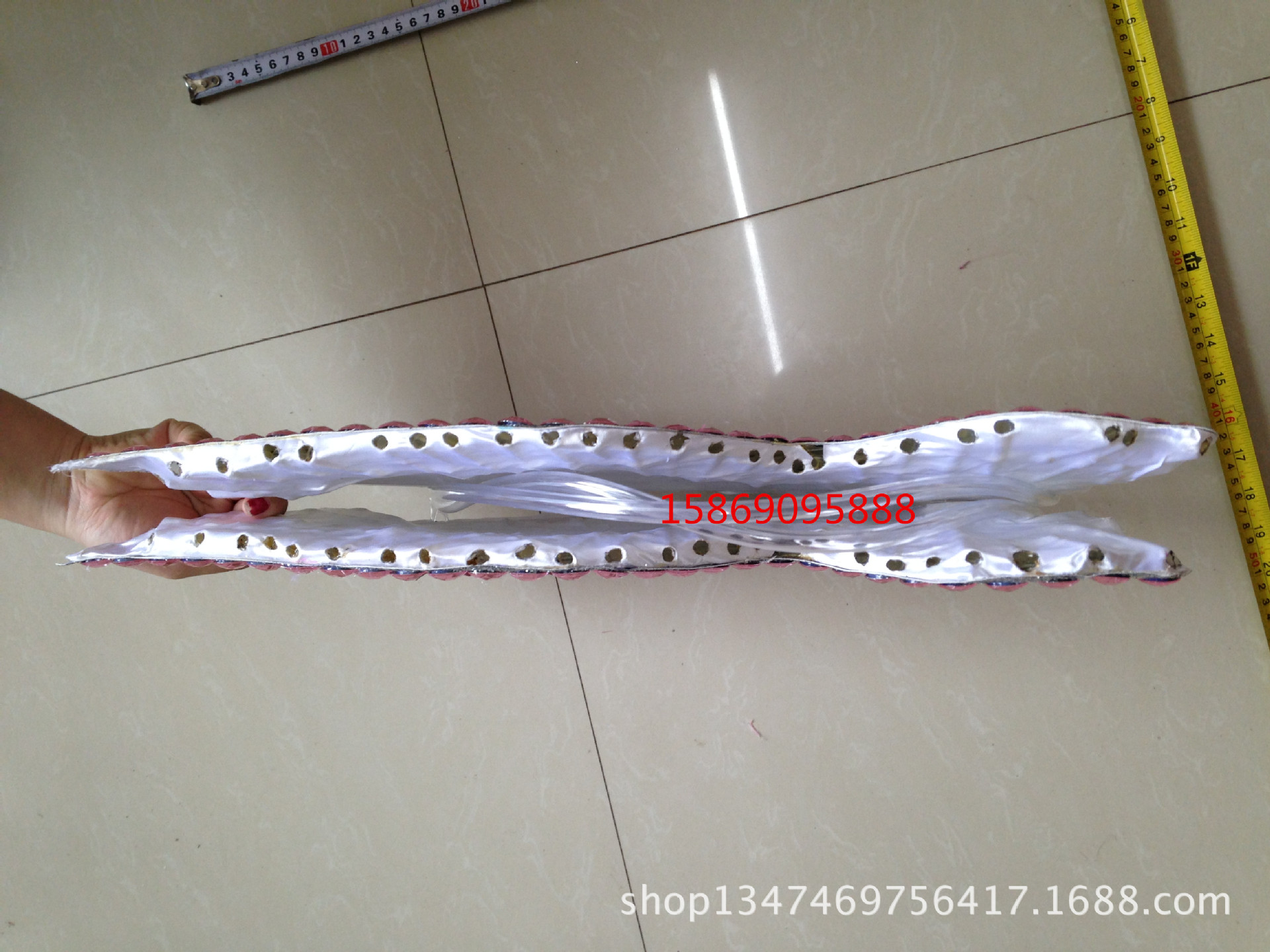 演出羽毛裝飾服裝