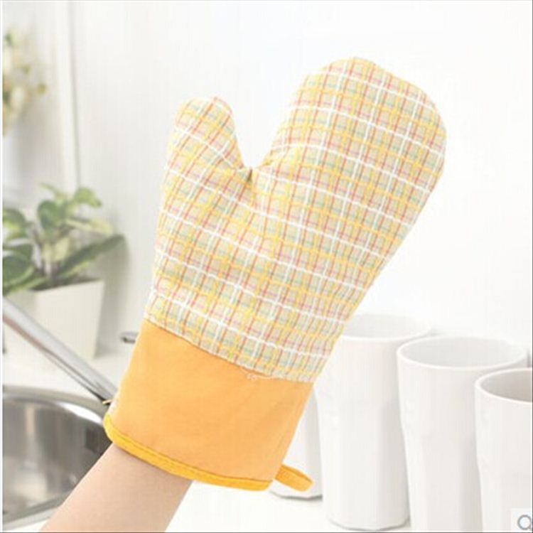 Yachao Plaid poco de algodón engrosado guantes de horno de microondas guantes de aislamiento térmico de alta temperatura guantes anti-quemaduras
