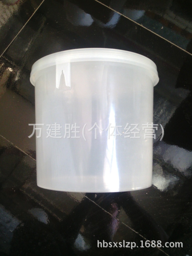 厂家直销  批发  各种塑料桶