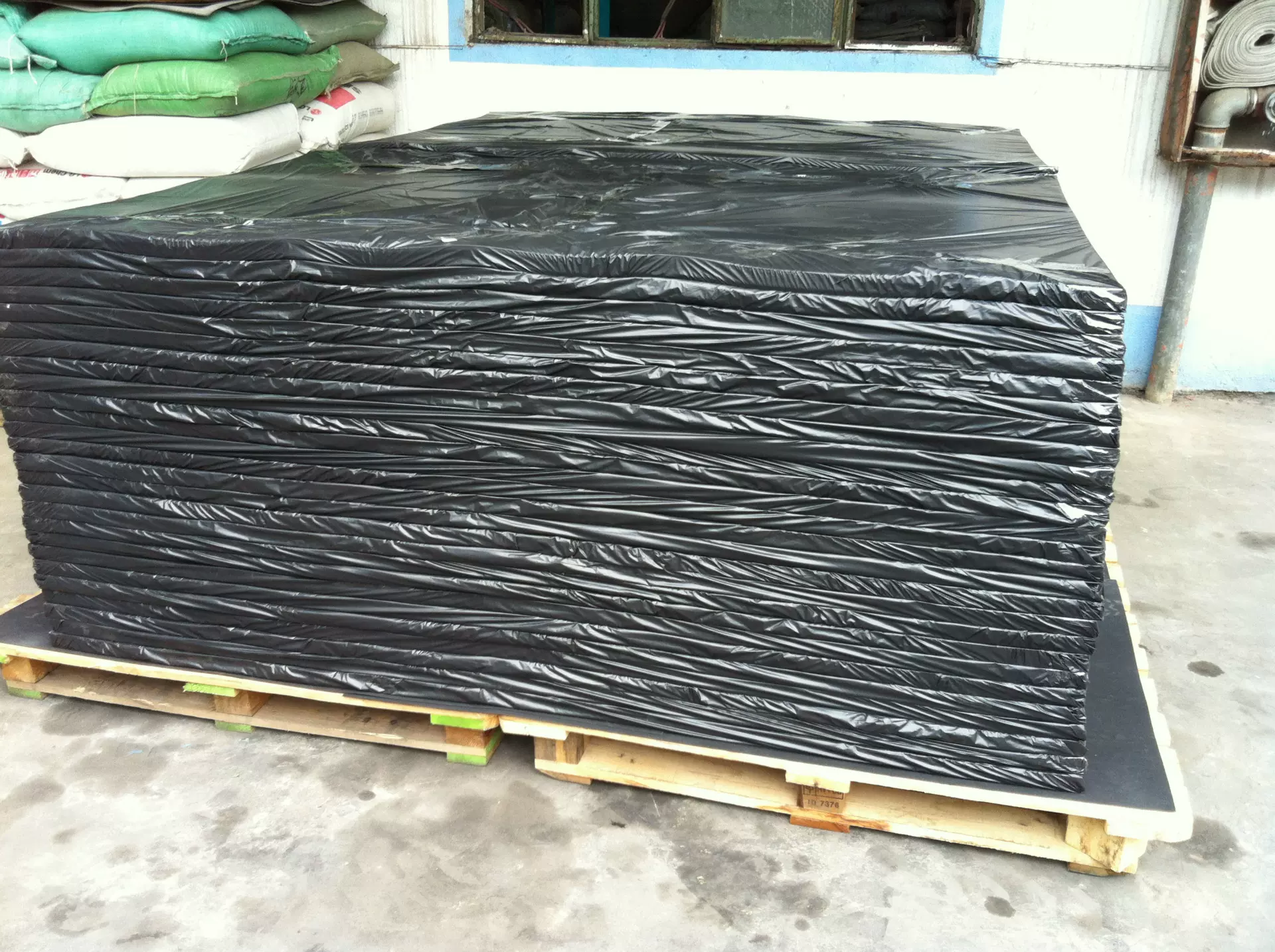 PE板生产厂家  PE板材厂家生产0.1MM-8MM