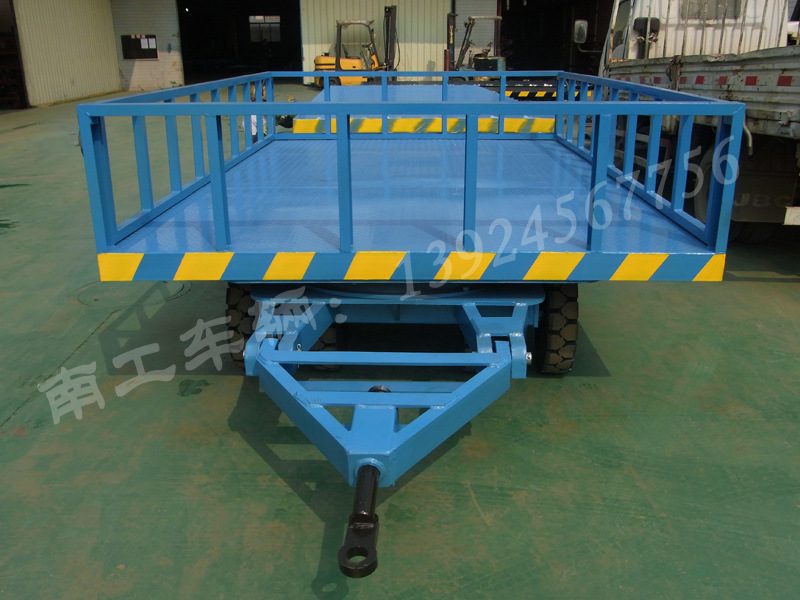 10T叉车牵引平板车 货物转运护栏平板车