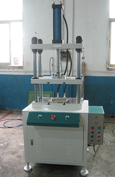 20120516102326255ckOL