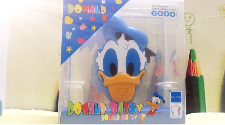 Factory direct sales of new Disney cartoon love Tang Lao duck charging treasure 6000 Ma rechargeable treasure, random delivery15