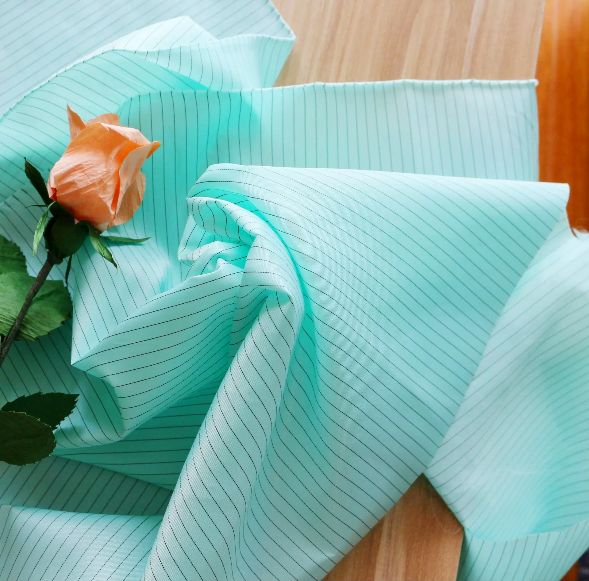 【厂家供应】平纹三防油面压光布防静电面料