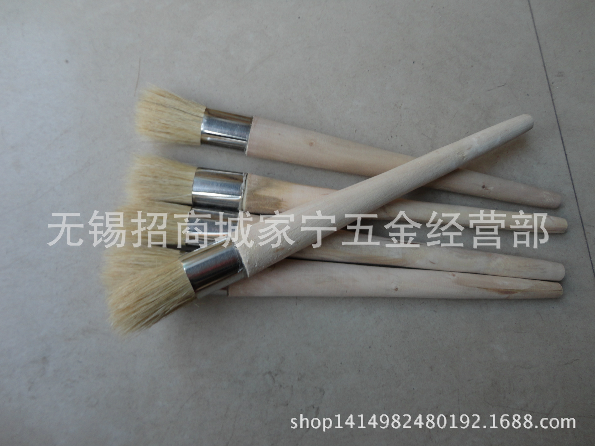 现货供应批发圆头油漆刷 长柄油漆刷 圆头长柄刷毛刷