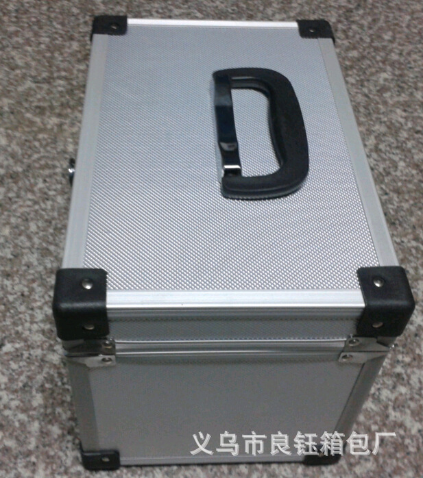 大量生产电焊机箱 电焊机工具箱 电焊机铝箱 直角电机工具箱