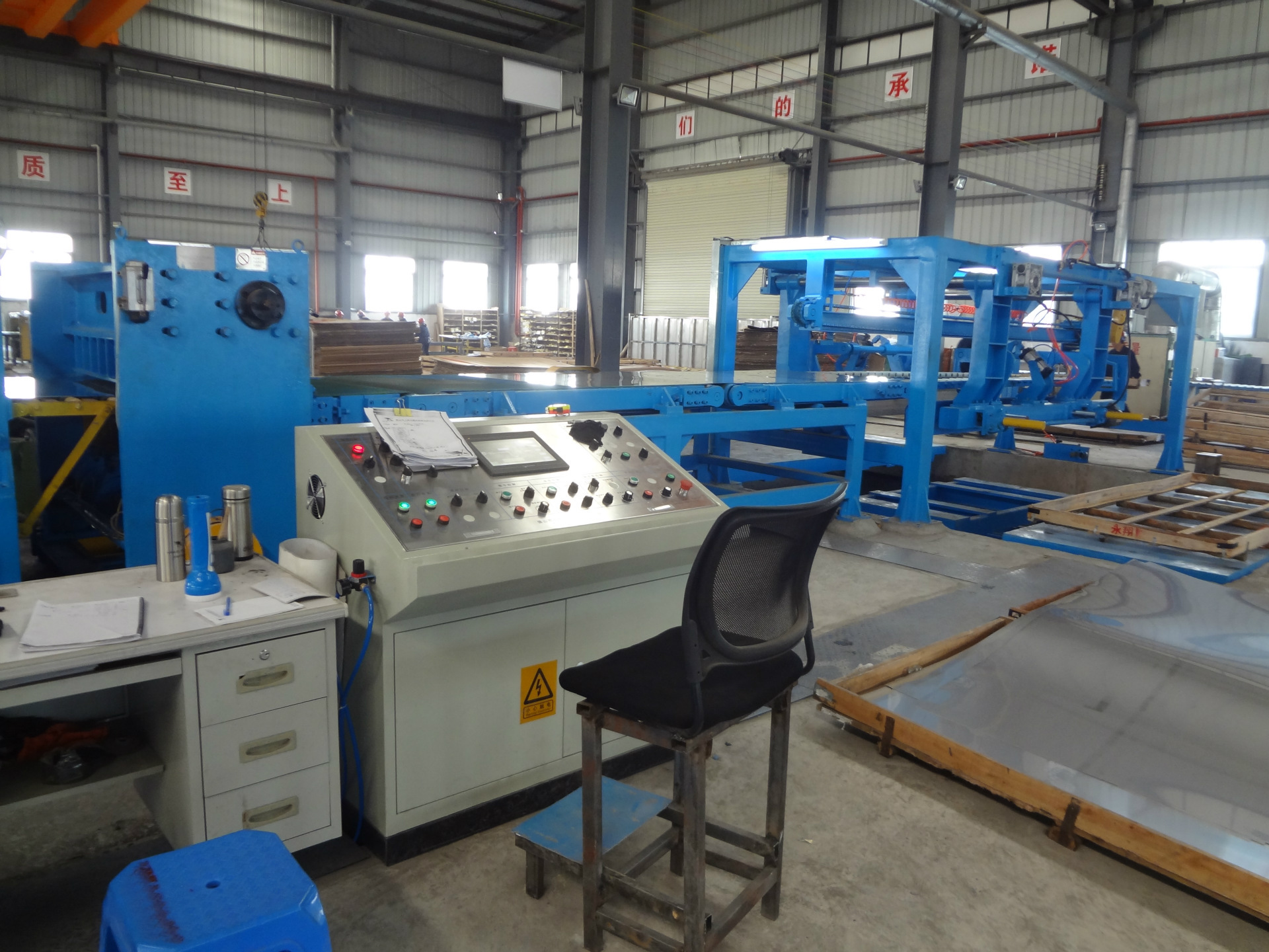 泓佳机械1600型开卷校平机、整平横切机