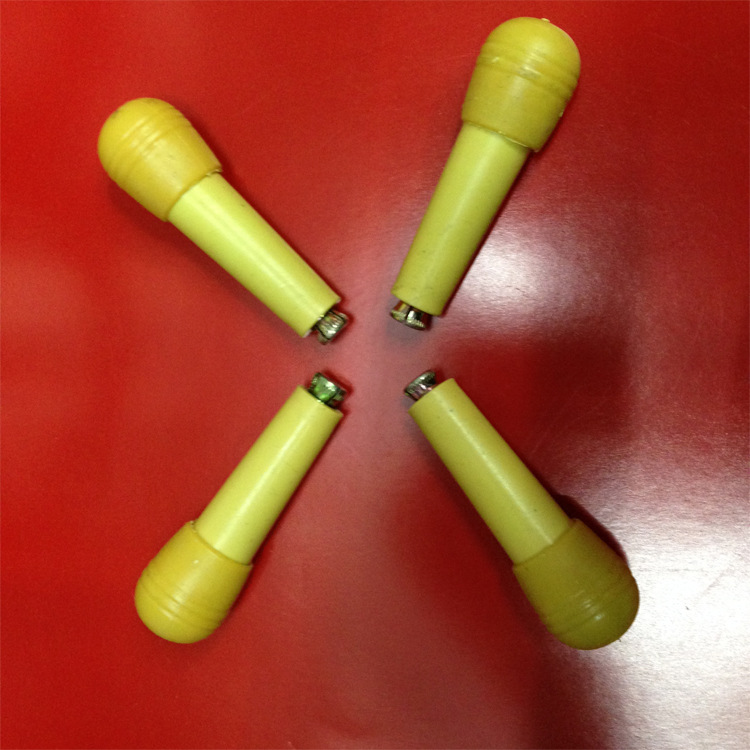 黃塑料錐子