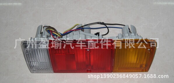 hino 尾燈 214-1904 17元