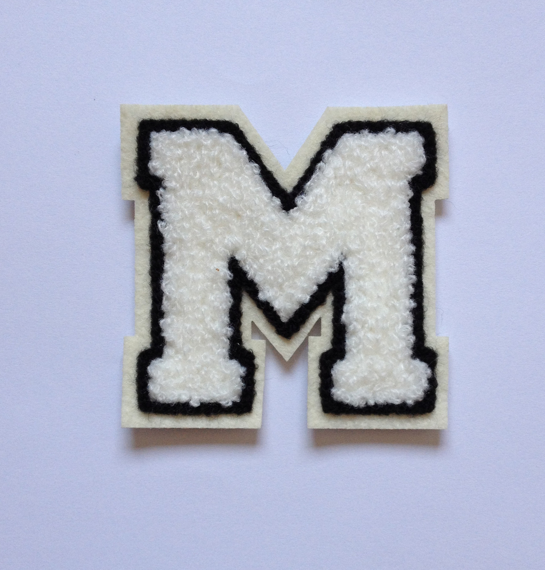 现货小批新款各种款式各种规格的字母M毛巾绣 布贴衣服补丁绣标