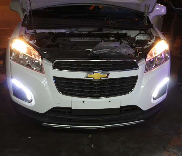 Adecuado para Chevrolet skyworth TRAX modificado especial luz diurna LED frontal anti-niebla luz diurna