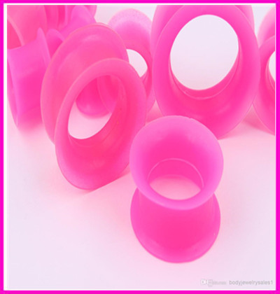 Pointed labret stud close-up product detail