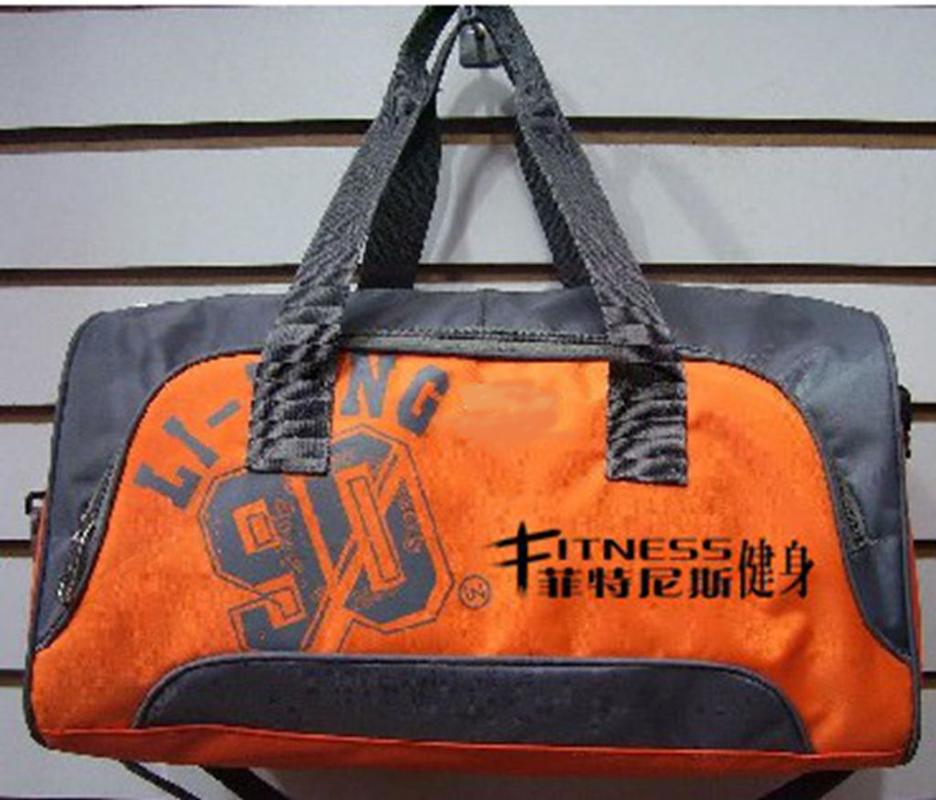 Swimming bag wet and dry separation for gym
