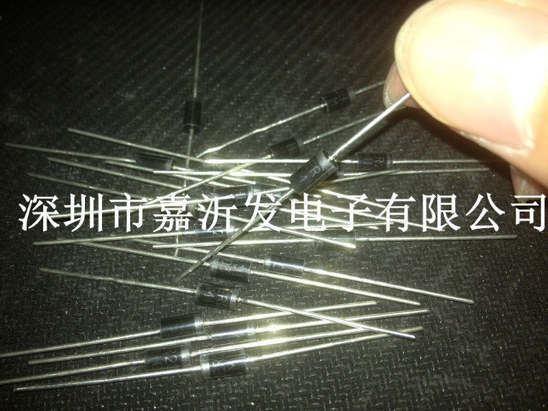 HER202 DO-15 2A/200V 高效整流二极管 直插二极管