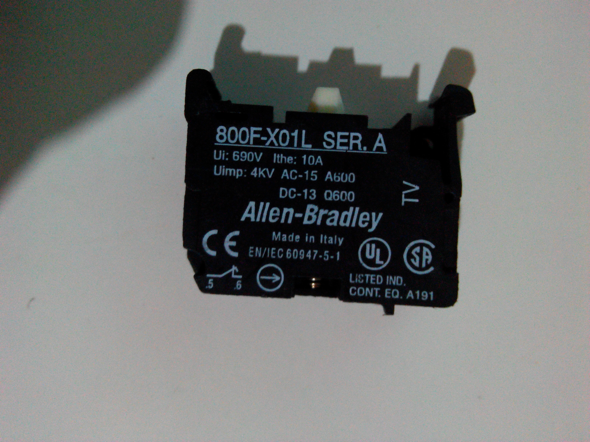 AB 罗克韦尔按钮开关辅助触点800F-X10  800F-X01
