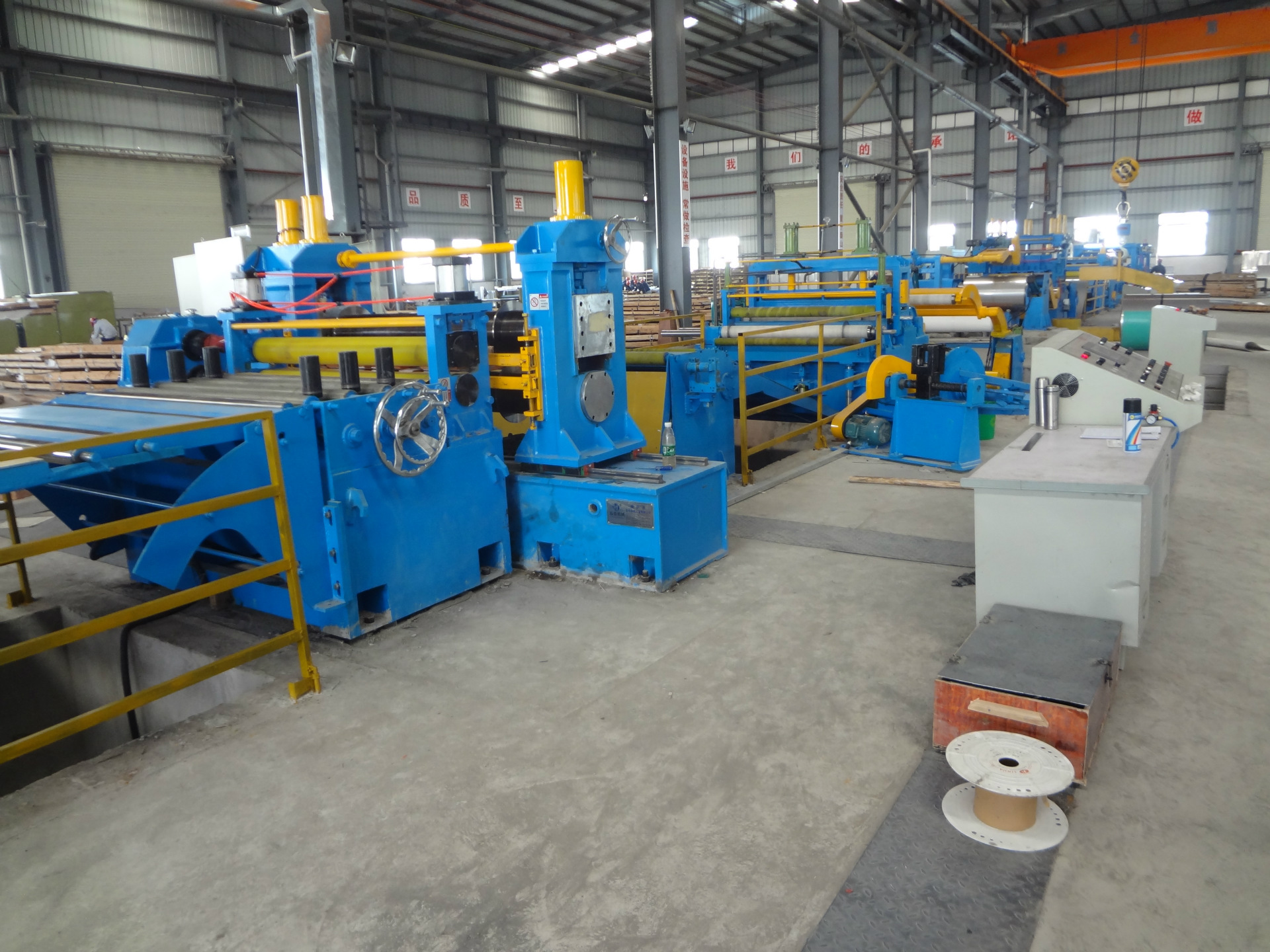 泓佳机械1600型开卷校平机、整平横切机