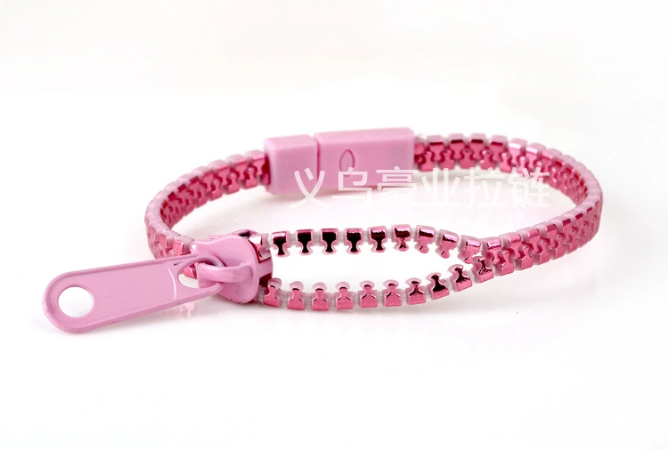 Дет bracelet?