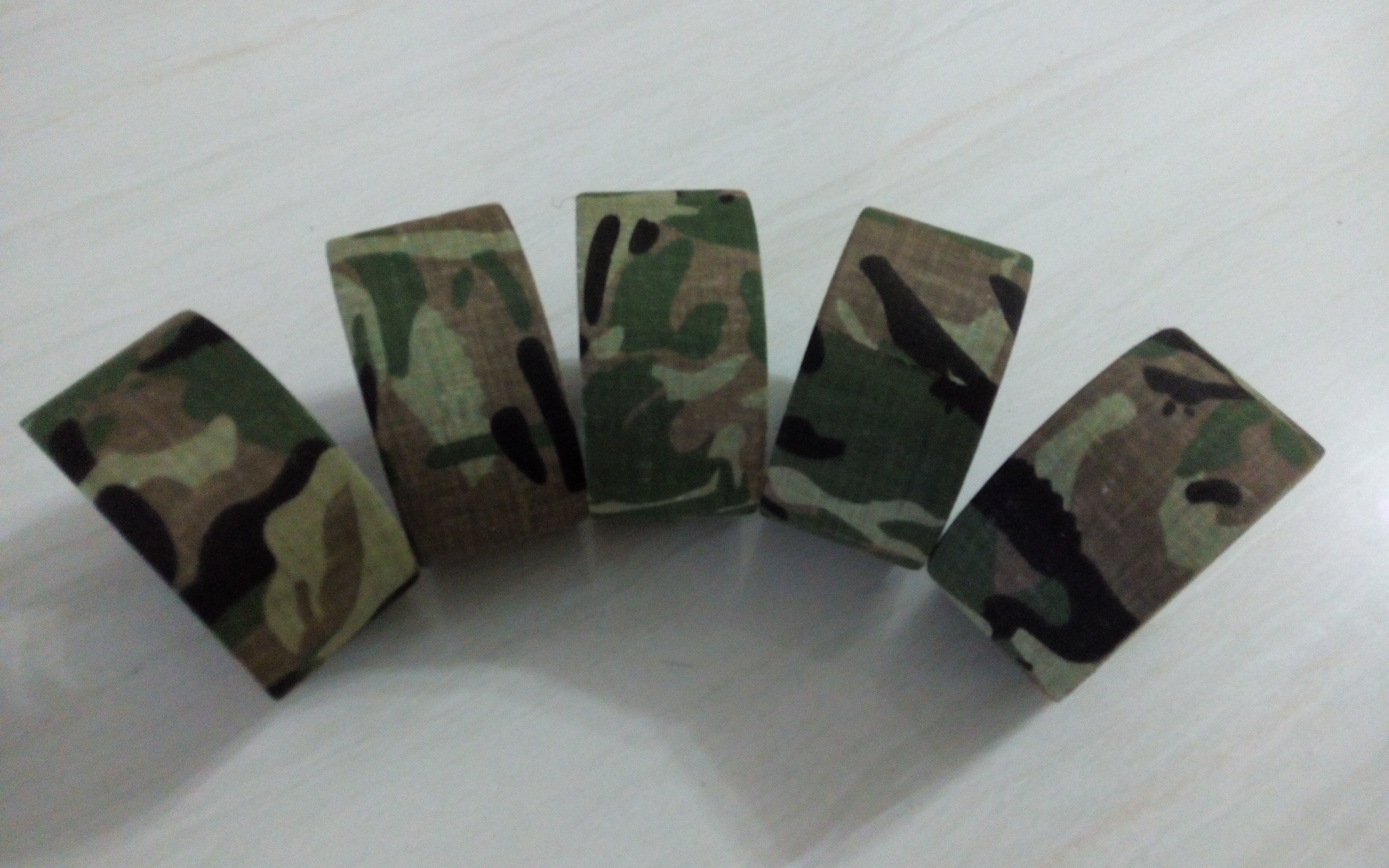 厂家直销现货供应迷彩布胶带户外丛林迷彩胶带质量保证