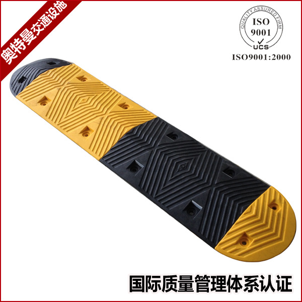 厂家直供PVC交通减速 用品橡胶减速带垫厂家直销