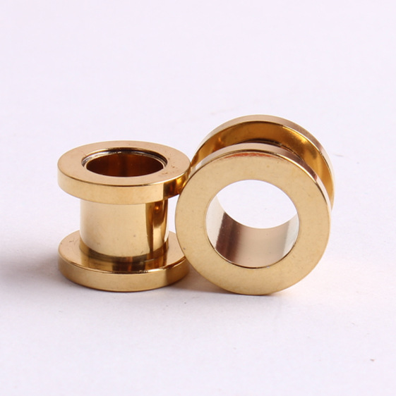 16G labret stud size and finish detail