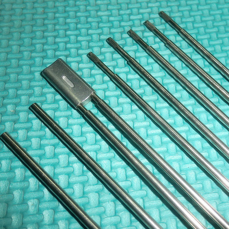 生产加工手机笔记本转轴承滚花轴杆轴销螺纹导向轴旋转轴固定螺柱