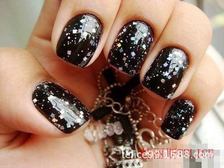 Manufacturer supplies professional nail art glitter and sequins, including four-corner glitter (bottled).