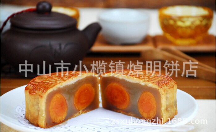 月饼批发 团购广式中秋月饼双黄白莲蓉月饼（150克散装代发）