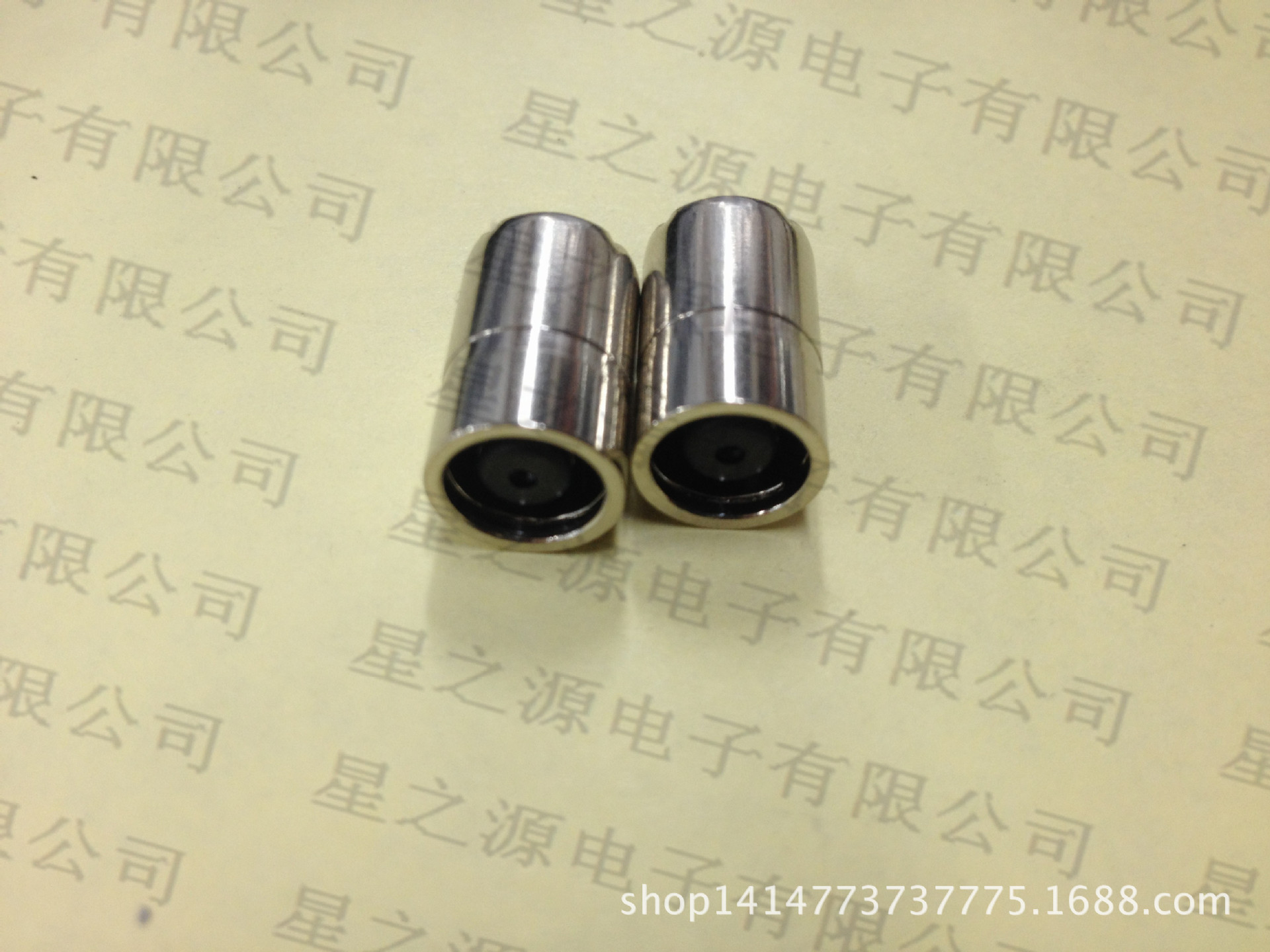 视频监控灯饰测量笔记本适配器测试IBN戴尔电源DC7.4*0.6电脑插座