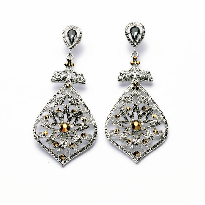 Fashion Jewelry Wholesale Diamond Flower Pendant Women&#39;s Earrings display picture 10