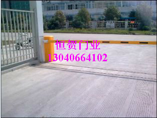 专业生产 直杆道闸 庭院道闸