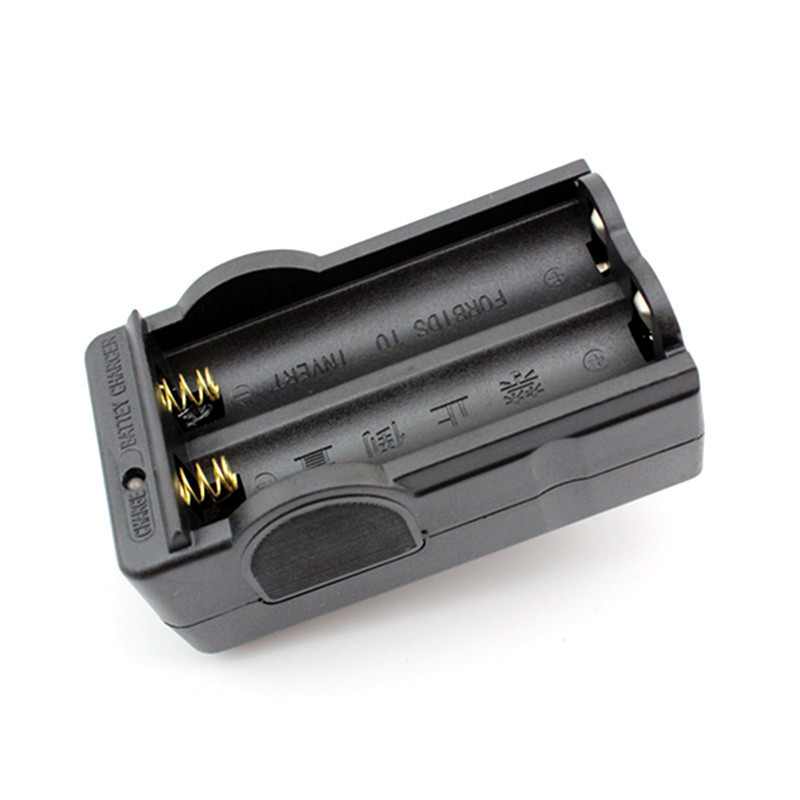 厂家直销强光手电筒充电器 智能双槽双排18650充电器 充满自停