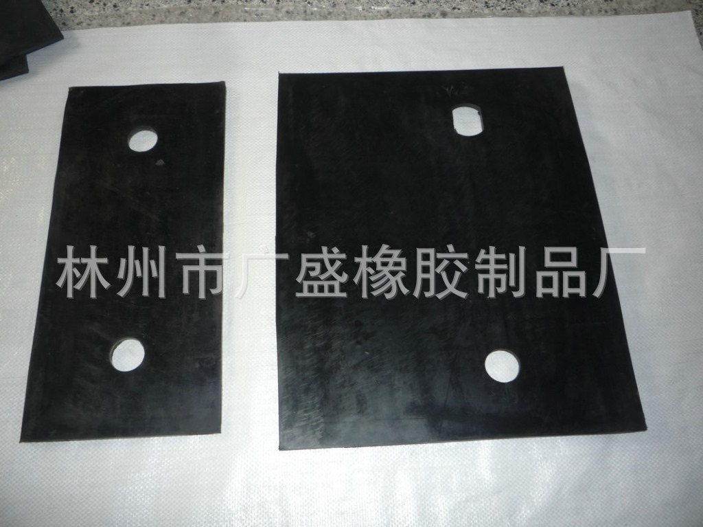 鐵墊板下大膠墊 主詞3