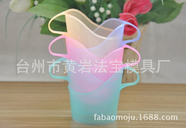 加厚杯托 一次性纸杯托 环保塑料杯托 模具加工