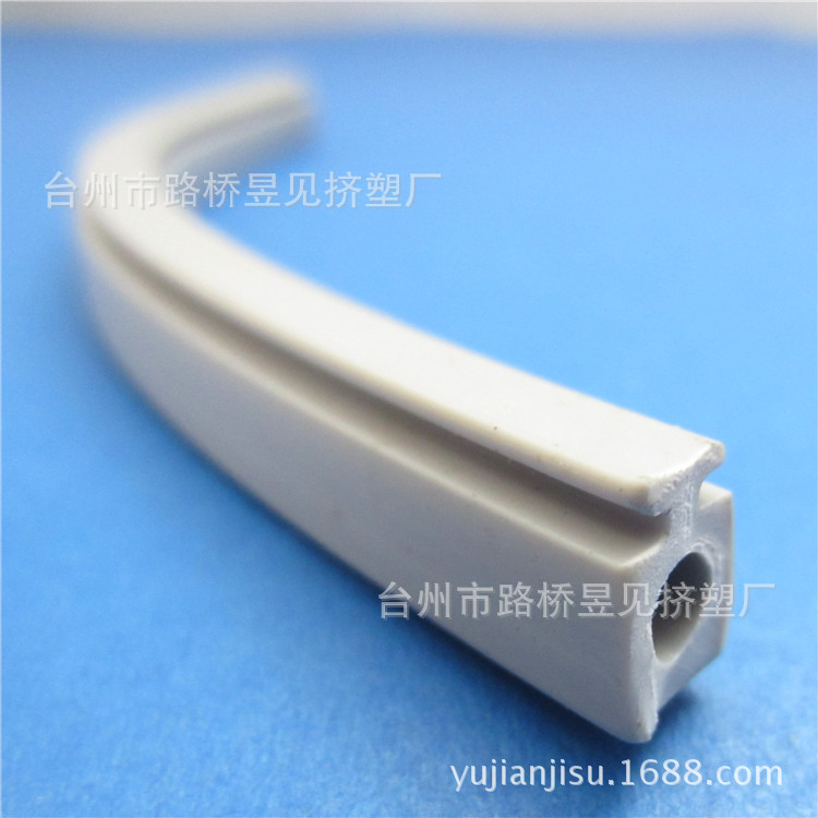 Productos de extrusión de plástico Perfil de PVC Tira de plástico Tira de borde suave de PVC Tira de borde de sellado Procesamiento de extrusión personalizado image 3