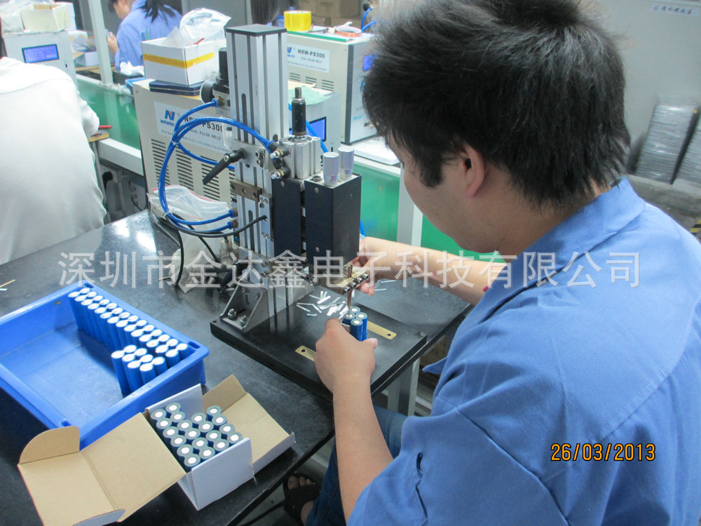 PS300动力电池点焊机 (7)